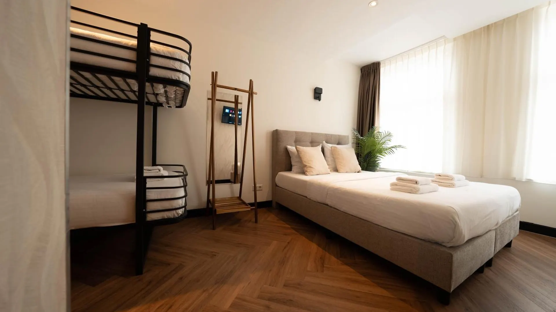 **  Hotel Heye 130 Amsterdam Netherlands